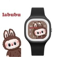 ราคา HI FRIENDS การ์ตูนลายการ์ตูน นาฬิกาข้อมือซิลิโคนยี่ห้อ usbu อุปกรณ์อิเล็กทรอนิกส์อิเล็กทรอนิกส์ สี่เหลี่ยมสี่เหลี่ยม นาฬิกาข้อมือสำหรับผู้หญิง แฟชั่นสำหรับผู้หญิง สีทึบทึบ นาฬิกาข้อมือควอตซ์ (22172241
