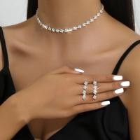 ราคา 3PCS Elegant Rhinestone Necklace And Earrings Set For Women Bridal Wedding Prom Jewelry Set (22092444978)
