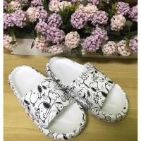 ราคา รองเท้าแตะแบบสวม ลายหมาสนุ๊ปปี้ขาวดำ นิ่มเบาใส่สบายเท้า (16890405619)