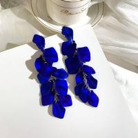 ราคา ต่างหูรูปกลีบกุหลาบสไตล์โบฮีเมียนต่างหูรูปดอกไม้สีแดงสีเหลืองสีน้ำเงินต่างหูพู่ยาวเครื่องประดับสำหรับงานแต่งงานงานปาร์ตี้ (21171095054)