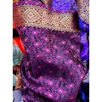 ราคา ตัดแบ่งเป็นหลา ผ้าไหมอินเดีย ตัดชุดส่าหรี ตัดชุดไทย สไบ ผ้าถุง ผ้าเงาทอลายสวยงาม หน้ากว้าง 44 (22098311245)