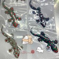 ราคา ตุ๊กแกปลอม วัสดุยางอย่างดี ของเล่นแมว โมเดลสัตว์ ของเล่นแกล้งเพื่อน 9 11นิ้ว ตุ๊กแก จิ้งจกปลอม งูปลอม (22419844815)