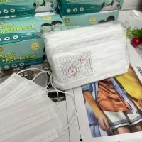 ราคา 1กล่อง50ชิ้น แมสสีพื้นเด็ก3 12ปีแมสทรงสี่เหลี่ยม กันPM2 5 เลือกสีเองได้ หนา3ชั้น พร้อมส่ง (22238862083)