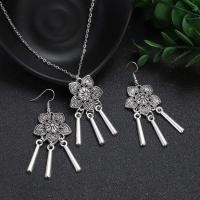 ราคา ชุดสร้อยเงินแบบล้านนา พร้อมส่ง (22351597273)