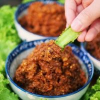 ราคา พัชรีน้ำพริกเผาไข่แดงเค็ม ไก่ เผ็ดกลาง กระปุกใหญ่ (20802986182)