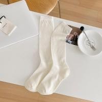 ราคา ถุงเท้าผู้หญิงใหม่แฟชั่นสีทึบลูกเรือถุงเท้าสำหรับผู้หญิงสไตล์ผ้าฝ้ายระบายอากาศสีนีออนสีนีออนยาวเกาหลีถุงเท้าสีขาวสาว (22155848161)