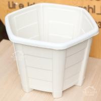 ราคา กระถางพลาสติก ขนาด 12 นิ้ว ทรงหกเหลี่ยม สีครีม (22428604268)