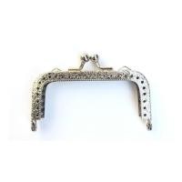 ราคา ปากกระเป๋าปิ๊กแป๊ก 8 5 ซม มีหลายสี มีแพทเทิร์นให้ มีคลิปสอนเย็บฟรี ขายปากกระเป๋าให้ลูกค้าเย็บตามคลิปสอนนะคะ ไม่ได้ขายกระเป๋าสำเร็จรูป ค่ะ (22042326481)