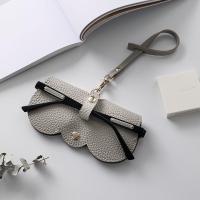 ราคา กระเป๋าใส่แว่นตาสไตล์ใหม่ กล่องใส่แว่นกันแดดแบบพกพา กล่องใส่แว่นกันแดด เคสป้องกัน กระเป๋าใส่แว่นตาแฟชั่นน้ำหนักเบาสุดหรู (22495014476)
