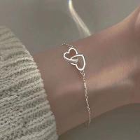 ราคา กำไลข้อมือคริสตัลรูปโบว์หวาน17กม สำหรับผู้หญิงสร้อยข้อมือเครื่องเพชรเครื่องประดับโซ่เงินผีเสื้อไข่มุก (21495834179)