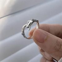 ราคา SENCHI丨แหวนใส่นิ้วแหวนดีไซน์เฉพาะสำหรับบุคลิกภาพแบบแฟชั่นเพิ่มโทนสีเงิน925อินสตาแกรมแหวนแฟชั่นแหวนรูปงู (21500577381)