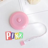ราคา A71 พร้อมส่ง สายวัดตลับเมตรพกพา สายวัดตัวมาตรฐาน พวงกุญแจสายวัด สายวัดแบบพกพา ขนาด150 ซม ตามสี คละสี (21910536784)