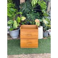 ราคา Sukthongแพร่ ตู้หัวเตียงโมเดิร์นไม้สัก 35x45สูง55ซม ตู้ข้างเตียงมินิมอล ตู้หัวเตียง โต๊ะข้างเตียง ตู้วางของไม้สัก ตู้เอนกประสงค์ 2ลิ้นชักมือจับหลุม มีขอบกันตก สีไม้สักเก่า SUKP 651 (22142475886)