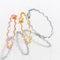 ราคา SWAN Zig Zag Bangle กำไลเงินแท้ ฝังเพชรรอบ รูปทรงซิกแซกสะดุดตา (21845700665)