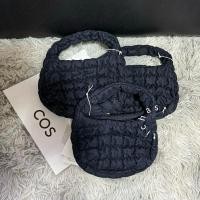 ราคา พร้อมส่ง กระเป๋า Cos quilted micro bag สี Black Lilac Silver Green Off white Denim Baby Blue Red ของแท้100 (21540268089)