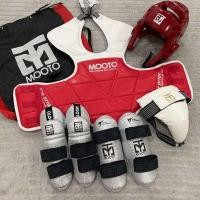 ราคา ชุดเกราะ MOOTO ทั้งชุด PROTECTOR SETS TAEKWONDO ทั้งกระเป๋า เกราะ สนับแขนขา หมวก กระจับ ชุดเกราะเทควันโด ชุดป้องกัน เกราะ เทควันโด (21563482621)