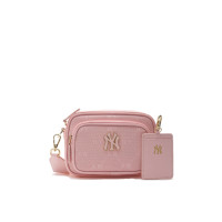 ราคา MLB Dia Monogramm JQD Kameratasche New York Yankees Pink กระเป๋าสะพายข้างรุ่นใหม่ ทรงสี่เหลี่ยม (22249860416)