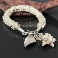 ราคา สร้อยข้อมือเงินแท้99 9 สร้อยข้อมือดอกพิกุล งานขัดขาว รับประกันสินค้า งานแฮนด์เมดจากช่างฝีมือชาวเชียงใหม่ เหมาะสำหรับผู้หญิง (5862744174)