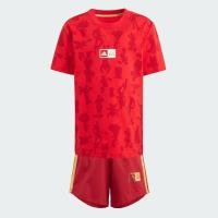 ราคา adidas ไลฟ์สไตล์ ชุดเสื้อยืดและกางเกง adidas x Disney 100 เด็ก สีแดง IN7292 (22434613714)