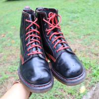 ราคา ส่งฟรี 39EU 24 5cm รองเท้า Dr martens รุ่น 1460 RS Black Red Line Smooth Airwair Boot Boots Pre owned Authentic (22550345859)