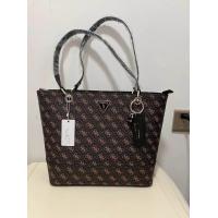 ราคา Guess กระเป๋าผู้หญิงทรงโท้ทToteใหญ่ กระเป๋าผญ สะพายไหล่ ส่งฟรี (21706991558)
