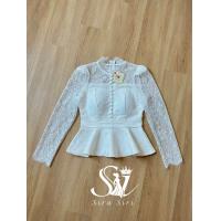 ราคา ชุดไทย Sira Siri เสื้อลูกไม้แขนยาว แต่งกระดุมหน้าสวยหรู ชายระบาย มาพร้อมกับผ้าถุงทอลายสวยๆ ใส่ออกมาสง่างามมากจ้า (21378779249)