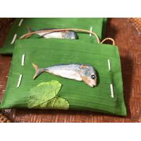 ราคา ส่งฟรี กระเป๋าสะพายใบตองปลาทูใหญ่ สะพายพร้อมความฮ่าแน่นอน มาพร้อมสายสะพาย ปรับสายได้หลายแบบใช้งาน (1355084549)