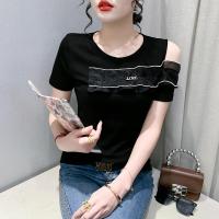 ราคา YIMEI เสื้อยืดผู้หญิงเปิดไหล่เซ็กซี่2023ฤดูร้อนใหม่แขนสั้นดีไซน์เสื้อเป็นชั้นระบายรู้สึกกระชับสัดส่วนสีดำผ้าฝ้าย (17941699272)