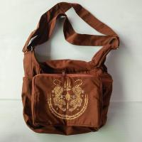 ราคา ย่ามพระ ย่ามกล่องโค้งปักลายเสือคู่ ย่ามกล่องผ้าโทเรหนา (22303810010)