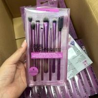 ราคา REAL TECHNIQUES EVERYDAY EYE ESSENTIALS 8 brushes แต่งตาครบ จบในเซทเดียว (15954082716)