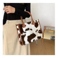 ราคา พร้อมส่ง TOTE กระเป๋าถือขนนุ่มๆ ลายเสือ ลายวัว (12608583376)