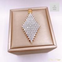 ราคา จี้เพชรออกงานทรงสี่เหลียมข้าวหลามตัด ขนาดใหญ่กว่าเหรียญสิบ (22245835771)