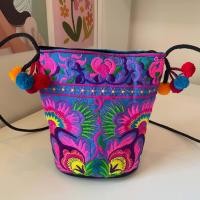 ราคา กระเป๋าชาวเขา กระเป๋าผ้าปัก กระเป๋าพื้นเมือง กระเป๋าสะพาย ทรงสี่เหลี่ยม ลายดอก สีสันสดใส ไม่ซ้ำแบบ (13557419523)