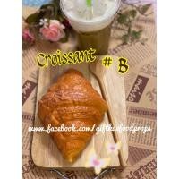 ราคา โมเดลครัวซองต์ croissant วัสดุผลิตจากยาง จับแล้วนิ่มมีกลิ่นหอมมากๆ สวยงามเหมือนจริง (21970640056)
