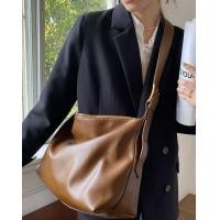 ราคา กระเป๋าหนัง PU ใบใหญ่จุของได้เยอะ กันน้ำ ใส่ไอแพดได้ สะพายข้าง สะพายไหล่ พร้อมส่ง (21830054626)