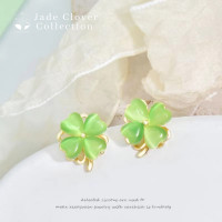 ราคา MNL Jade Clover ต่างหูใบโคลเวอร์หยก สเตนเลสชุบทอง หมุนได้ เครื่องประดับแฟชั่น ไม่ลอกดำ เสริมดวง มงคล (22093545637)