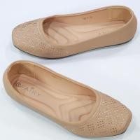 ราคา 222 2 หุ้มส้น พื้นนุ่มมาก หัวตัด หนังPUนิวบัค หน้าเพชร (22465829846)