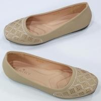 ราคา 222 2 หุ้มส้น พื้นนุ่มมาก หัวตัด หนังPUนิวบัค หน้าเพชร (22465829843)