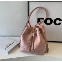 ราคา กระเป๋าเป้สะพายหลังสายโซ่ดีไซน์ใหม่สำหรับผู้หญิง2024กระเป๋าสะพายเดินทางเข้ากับทุกชุด (21980904140)