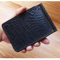ราคา กระเป๋า money Clip หนังแท้ทำจากหนังวัว 100 สีดำอัดลายหนังจระเข้ (548224013)