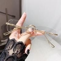 ราคา แว่นสายตาสั้นเลนส์ออโตเมติก แว่นสายตายาว ออกแดดเปลี่ยนสี แว่นตาไร้กรอบ UV400 แว่นกรองแสง ผญ แว่นตาไร้กรอบ แว่นตา เลนส์ออโต้ กรองแสงสีฟ้า กันUV99 ออโต้กรองแสง แว่นเหลี่ยม กรองแสงออโต้ แว่นตากรองแสง aut