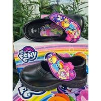 ราคา รองเท้านักเรียนหญิง รองเท้าPONY รองเท้านักเรียนมีไฟ รองเท้าอนุบาล รองเท้าพละเด็ก รองเท้าลายม้าโพนี่ สีดำ พร้อมส่ง (17022302570)