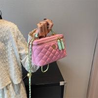 ราคา กระเป๋าผู้หญิงใบเล็กสายโซ่ลายสี่เหลี่ยมข้าวหลามตัดสไตล์ชาแนลกระเป๋าสะพายข้างสะพายไหล่แมทช์ลุคง่ายแบบใหม่ปี2023กระเป๋าทรงจีบแบบถือสีตัดกัน (21615708350)