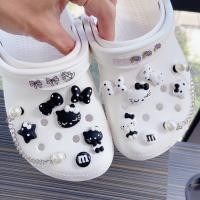 ราคา 12ชิ้น 2โซ่ Hello Kitty Croc Jibbitz ปุ่มเครื่องประดับรองเท้าเสน่ห์ Croc jibbitz button Croc chare diy ไม่รวมรองเท้า (22597705340)