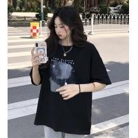 ราคา GT SHOP เสื้อยืดแขนสั้น ผู้หญิง คอกลม ลายกราฟฟิกดีไซน์ มี 2 สีขาว สีดำ ดีไซน์ไม่ซ้ำใครใส่ไปไหนก็โดดเด่น สีสันโดนใจ บอกเลยพลาดไม่ได้เด็ดขาด เนื้อผ้าใส่สบาย ราคาดีไม่ต้องรอเงินเดือนออกก็จัดได้ (22059491