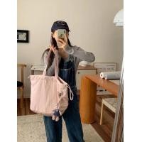 ราคา กระเป๋าผ้าใบกันน้ําไนลอน กระเป๋าสัญจรเกาหลี กระเป๋าสะพายไหล่นักเรียนความจุขนาดใหญ่ กระเป๋าโท้ทอเนกประสงค์ (22688664497)