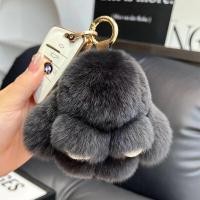 ราคา พวงกุญแจรถยนต์รูปกระต่ายน้อยตุ๊กตาขนกระต่ายน่ารักที่ห้อยกระเป๋ามินิตุ๊กตาขนฟูเครื่องประดับห้อยแกล้งตายกระต่าย (21429973653)