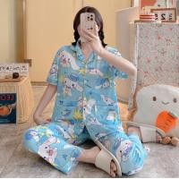 ราคา ส่งเร็วพิเศษ Alinda shop มาใหม่ ชุดนอน เสื้อแขนสั้น กางเกงขายาว คอตตอนผสมการ์ตูน ขนาดใหญ่ ผ้านิ่มมาก กระดุมหน้าคอปก อก42 ฟรีไซส์ DC (22706616371)