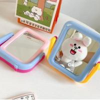 ราคา กระจกตั้งโต๊ะ กระจกเงา สองด้าน สามารถปรับหมุนได้ 360 องศา สีแคนดี้ น่ารัก สไตล์ Y2K แบบพกพา (21559661066)