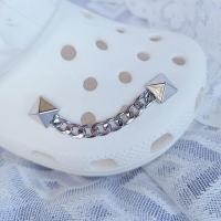 ราคา สายโซ่รองเท้าแตะ เครื่องประดับโลหะใหม่จี้รูปจระเข้ โลหะแบบทำมือ ไข่มุก หมุดย้ำ พังค์ เพชร อัญมณี โซ่ชุดรองเท้าเครื่องประดับ (20045649696)